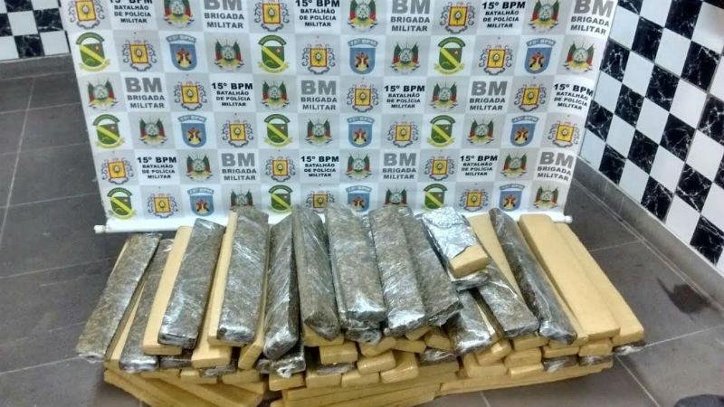 Pol&iacute;cia prende trio com 150 quilos de maconha em Canoas 