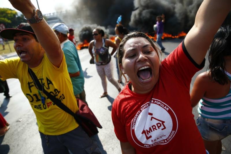 Movimento Resist&ecirc;ncia Popular pediu moradia em protesto durante desfile do Sete de Setembro