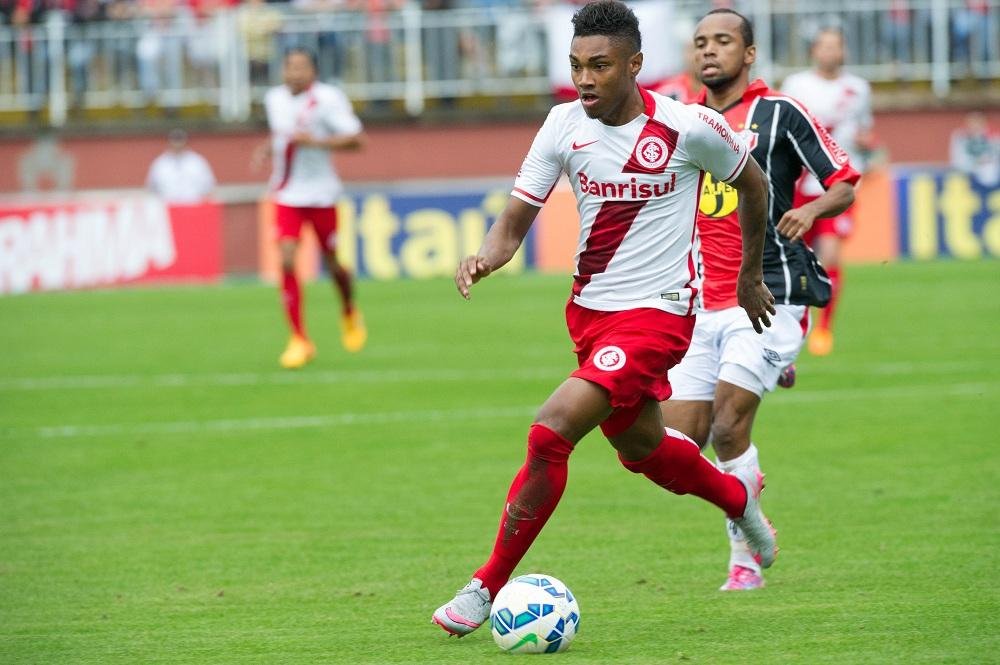 Vitinho marcou um dos gols na vit&oacute;ria sobre Joinville
