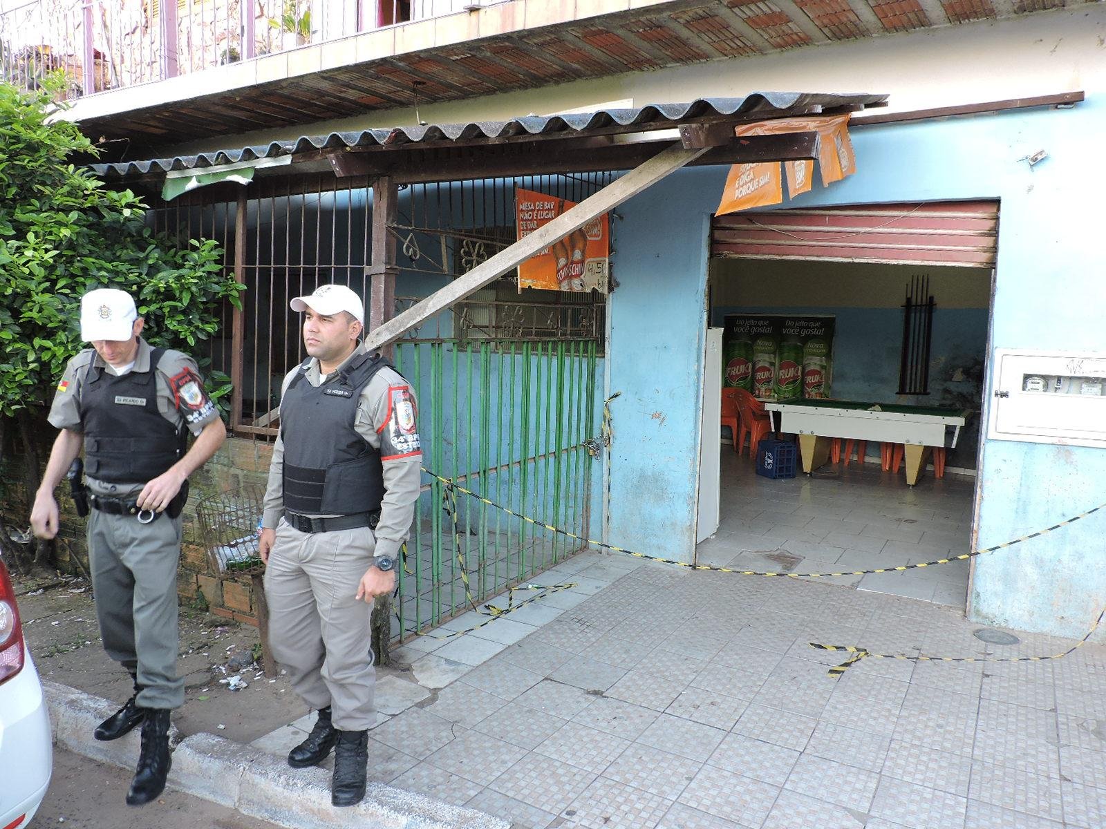 Homem mata um e deixa tr&ecirc;s feridos ap&oacute;s discuss&atilde;o em bar de Esteio