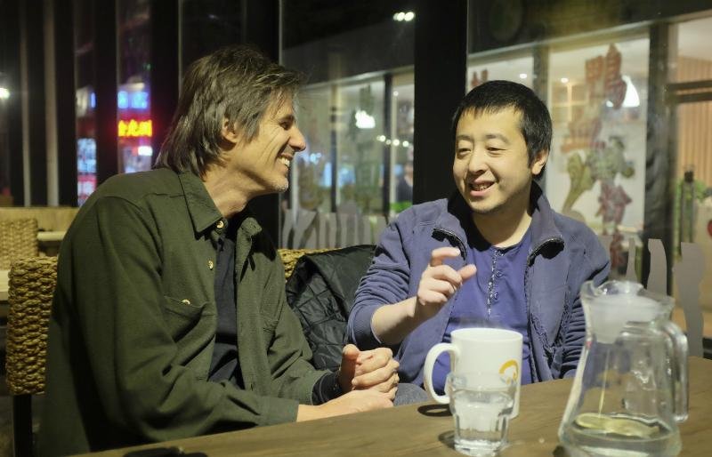 Walter Salles conversa com o cineasta chin&ecirc;s  que &eacute; o tema de seu filme