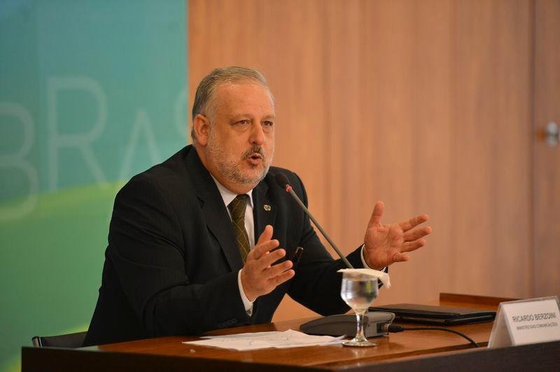 Berzoini diz n&atilde;o acreditar que haver&aacute; atraso em etapa do Minha Casa Minha Vida 