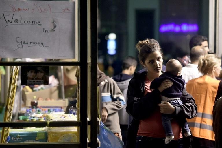 Merkel quer divis&atilde;o "obrigat&oacute;ria" de refugiados entre pa&iacute;ses da UE 