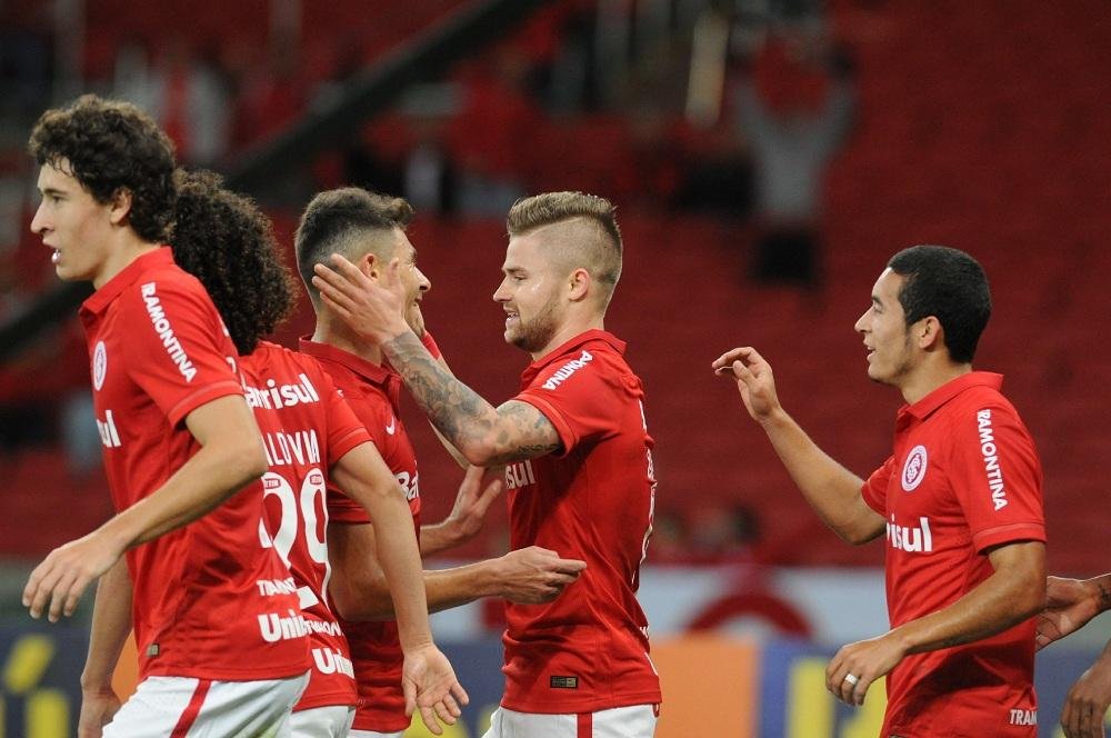 Inter e Palmeiras fazem pr&eacute;via de decis&atilde;o no Campeonato Brasileiro