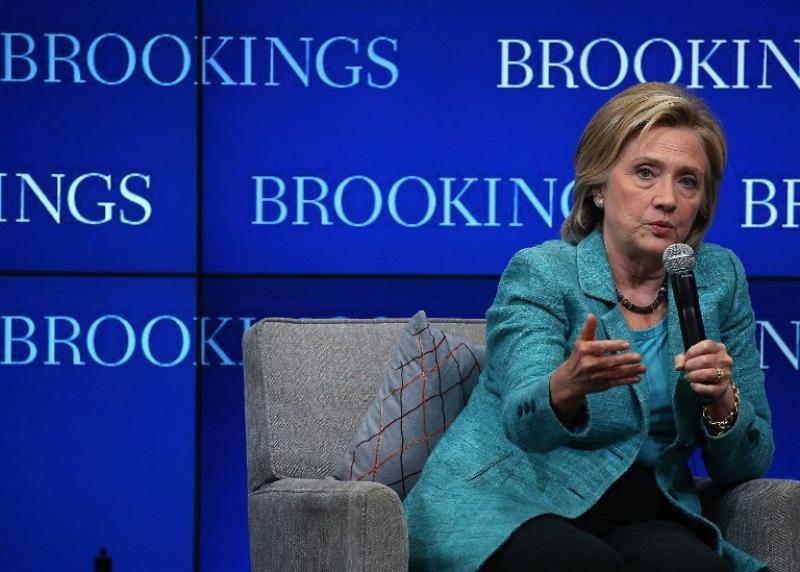 Hillary Clinton admitiu que errou ao usar e-mail pessoal 