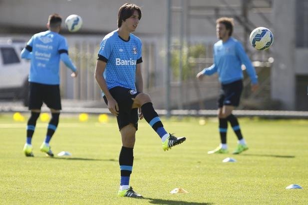 Geromel ser&aacute; reavaliado no treino de sexta-feira &agrave; tarde