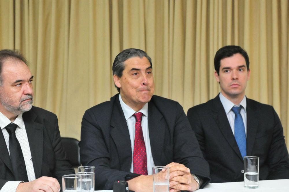 Executivo diz que gastos chegam a 54%, mas tabela da Secretaria da Fazenda aponta para 28,8%