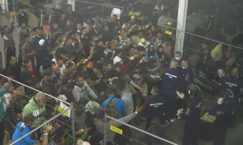 V&iacute;deo exibe tratamento desumano recebido por migrantes na Hungria