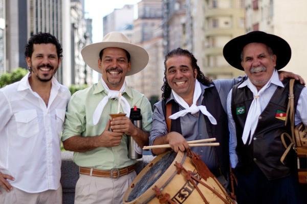 Paulinho, Neto, Ernesto e Bagre tocam no domingo
