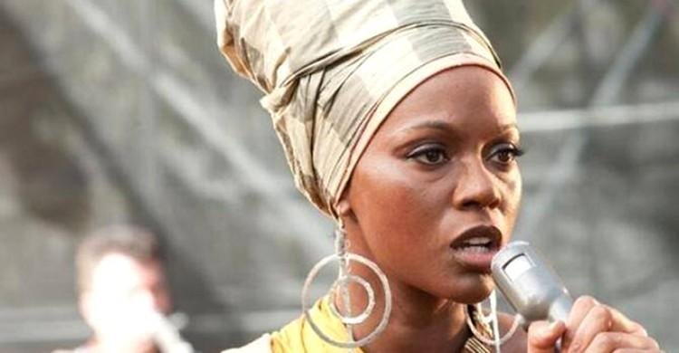 Zoe Saldana enfrentou cr&iacute;ticas ao ser escolhida para interpretar a ic&ocirc;nica Nina Sim&ocirc;nica