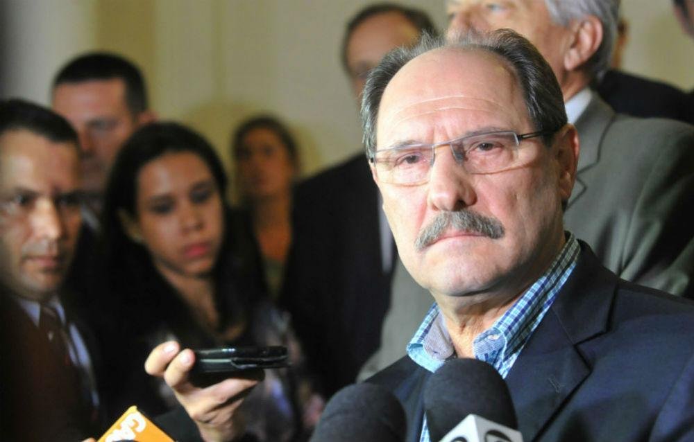 Jos&eacute; Ivo Sartori, se re&uacute;ne na pr&oacute;xima segunda-feira com deputados da base aliada