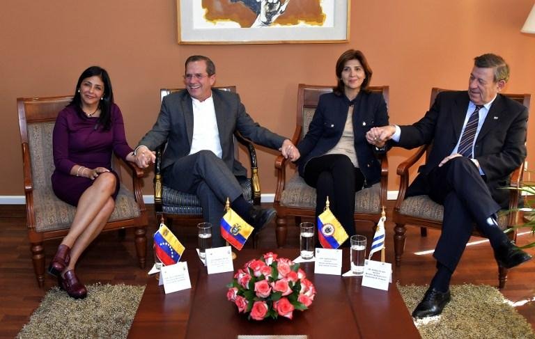 Chanceleres dos dois pa&iacute;ses se reuniram no Equador