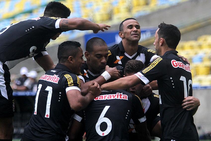 Time carioca derrotou Atl&eacute;tico-PR por 2 a 0 no Maracan&atilde;