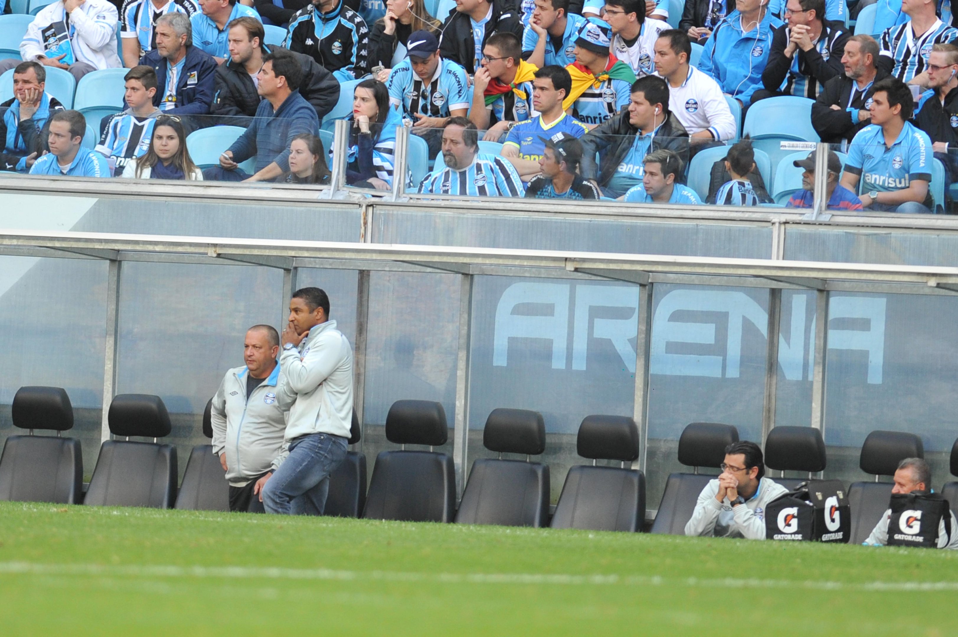 Roger v&ecirc; Gr&ecirc;mio ansioso e diz que t&iacute;tulo ficou mais dif&iacute;cil  