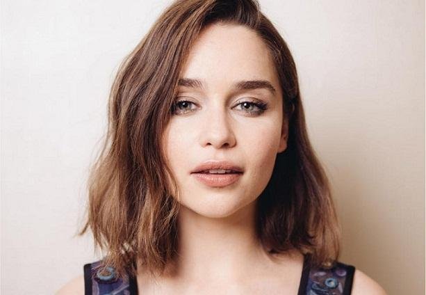 Emilia defende que a sugest&atilde;o &eacute; mais excitante do que o ato em si