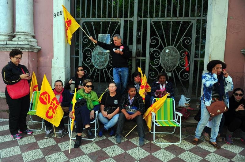Funcionalismo p&uacute;blico voltou a paralisar atividades em protesto contra governo