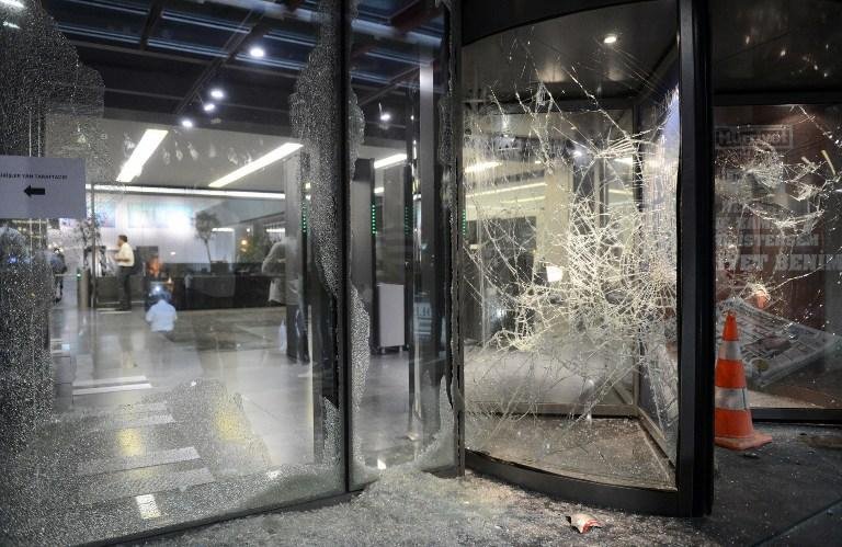 Sede do Hurriyet em Istambul foi atacada duas vezes nos &uacute;ltimos dias por partid&aacute;rios do presidente