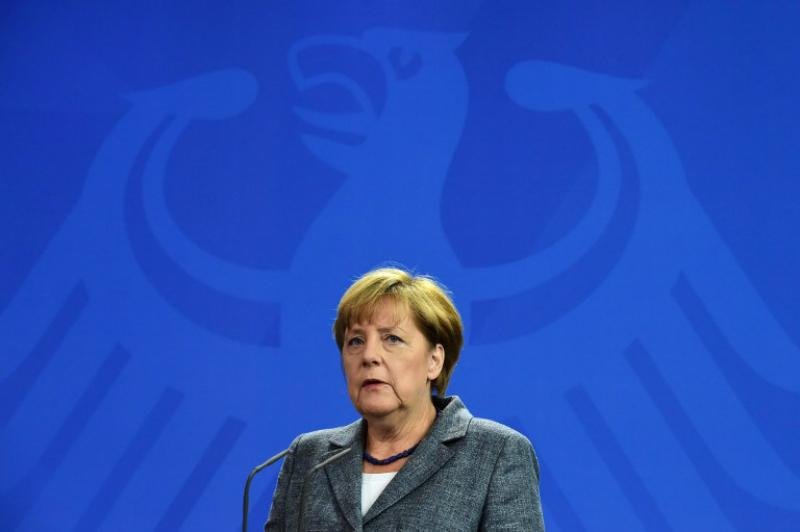 Crise &eacute; um problema conjunto do grupo, afirmou Angela Merkel 