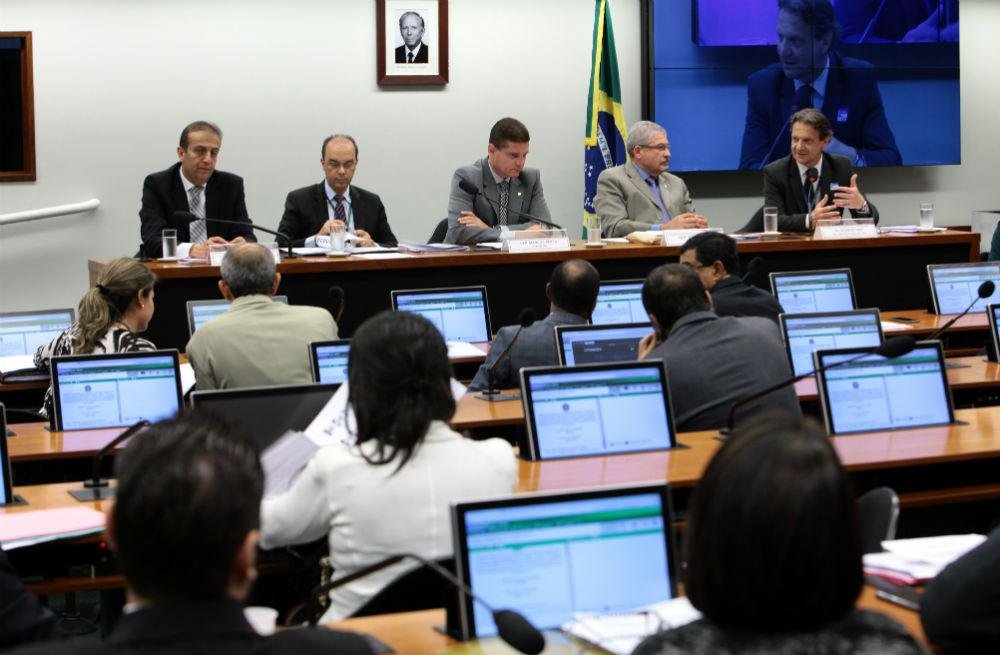 Parlamentares avaliaram que o secret&aacute;rio-executivo n&atilde;o p&ocirc;de colaborar com muitas informa&ccedil;&otilde;es