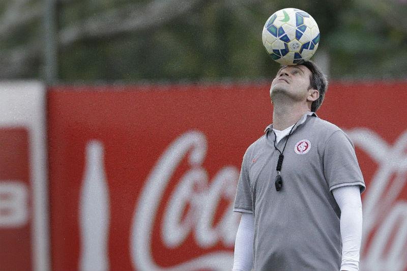 Argel recha&ccedil;a clima de decis&atilde;o contra Corinthians