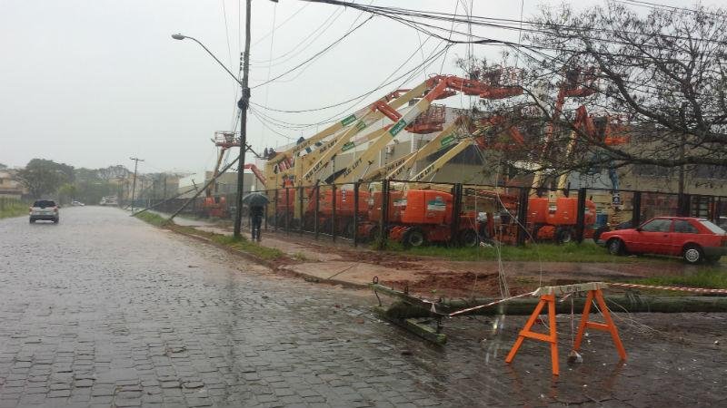 Postos foram derrubados em raz&atilde;o dos ventos