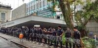 Policiais fazem segurança da Assembleia após protestos de ontem