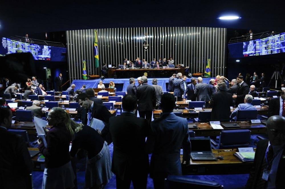 Um acordo entre os l&iacute;deres da Casa possibilitou a vota&ccedil;&atilde;o dos dois turnos na sess&atilde;o