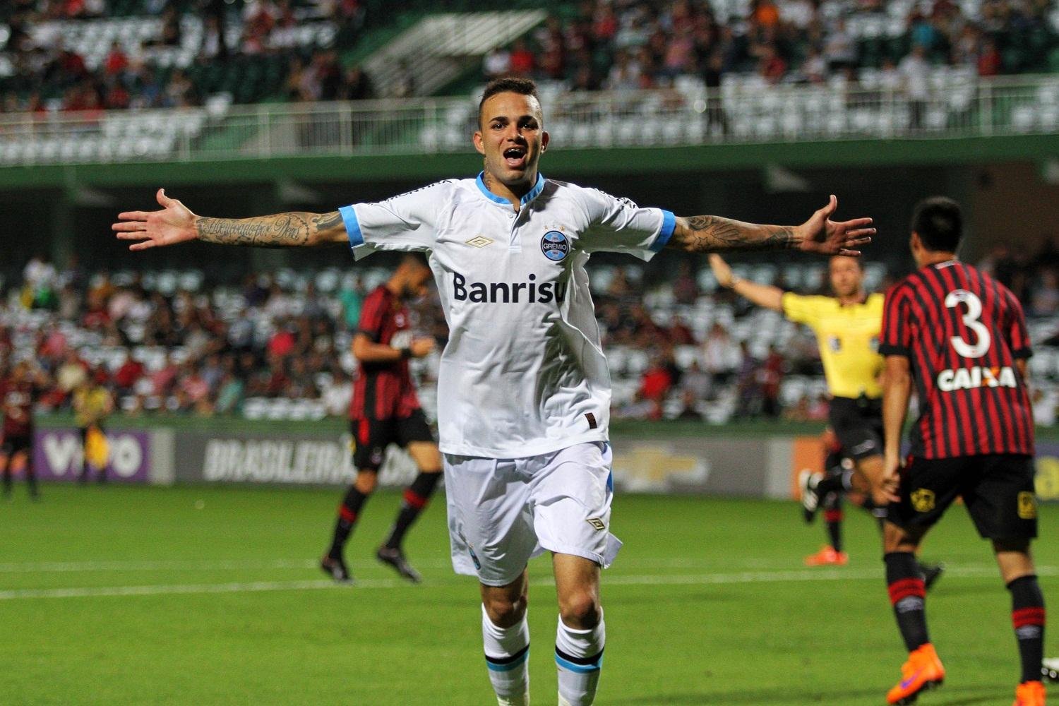 Luan marcou o segundo gol do Gr&ecirc;mio no Couto Pereira