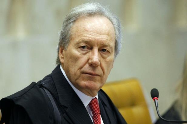 Presidente do STF foi um dos oito magistrados favor&aacute;veis &agrave; inconstitucionalidade das doa&ccedil;&otilde;es privadas