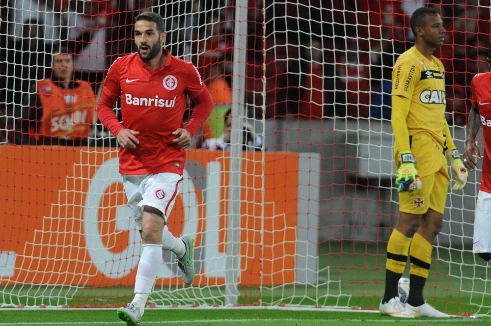 Lisandro L&oacute;pez ganhar&aacute; chance como titular do Inter