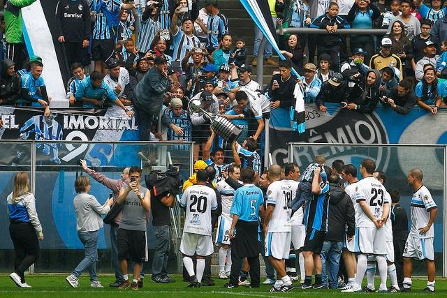 Cerca de 15 mil torcedores estiveram na Arena