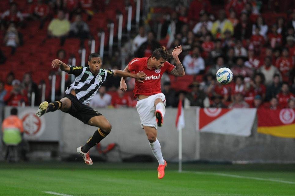 Jogadores lamentaram queda de rendimento no segundo tempo 