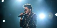 Adam Lambert sai do Brasil fascinado por Ney Matogrosso 