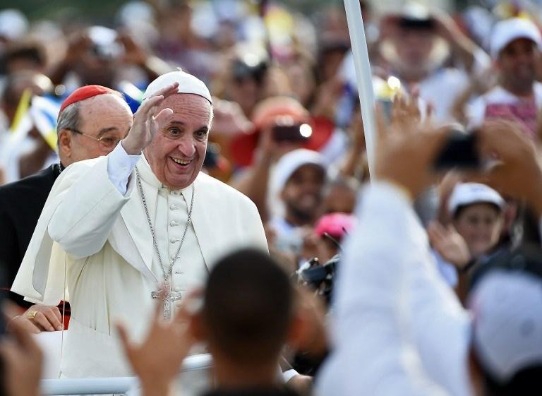 Papa Francisco afirma que cubanos devem servir sem ideologia