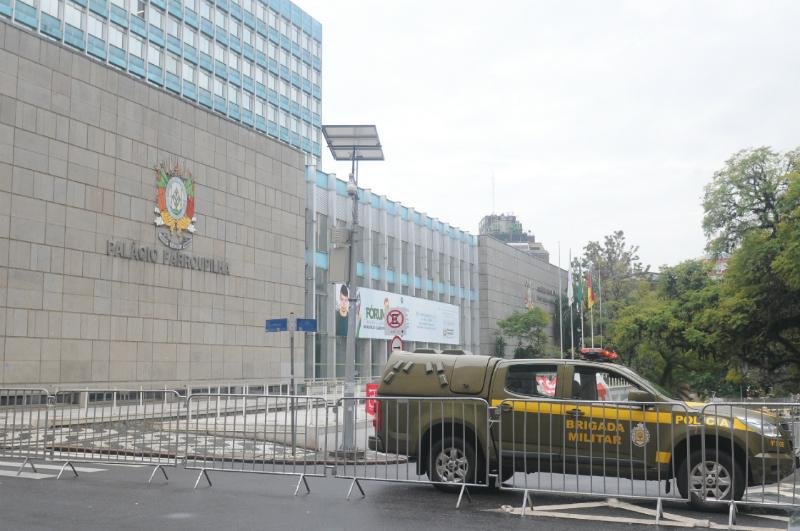 Assembleia ga&uacute;cha tem entrada restrita nesta segunda