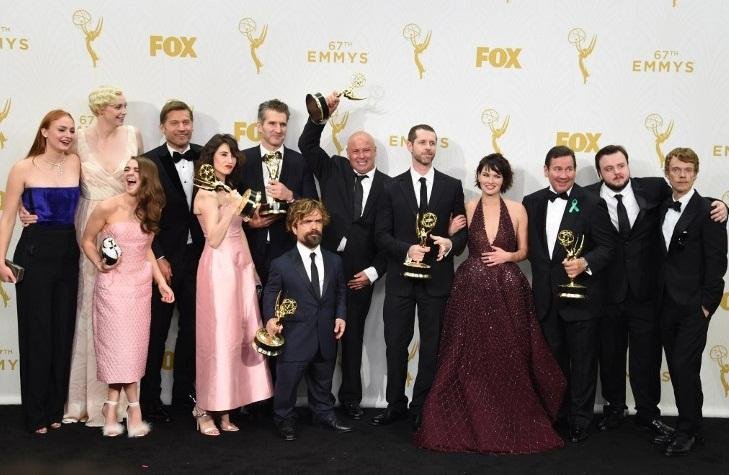 Elenco comemorou, entre outros, o pr&ecirc;mio de melhor s&eacute;rie dram&aacute;tica