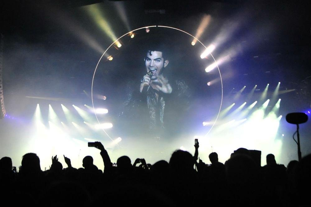 Adam Lambert cativou o p&uacute;blico no Gigantinho 