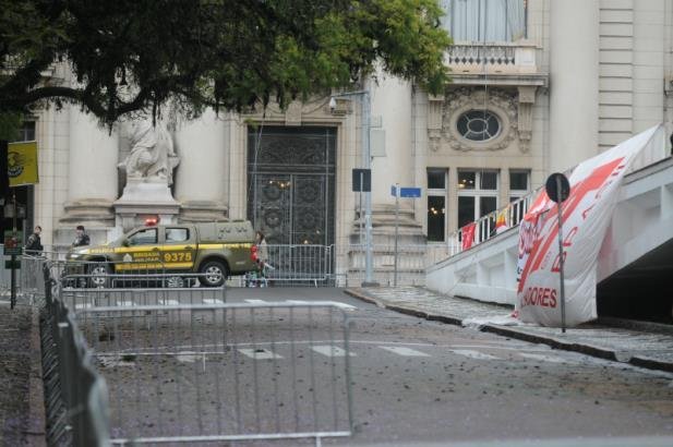 AL ficou bloqueada para o p&uacute;blico nesta segunda-feira