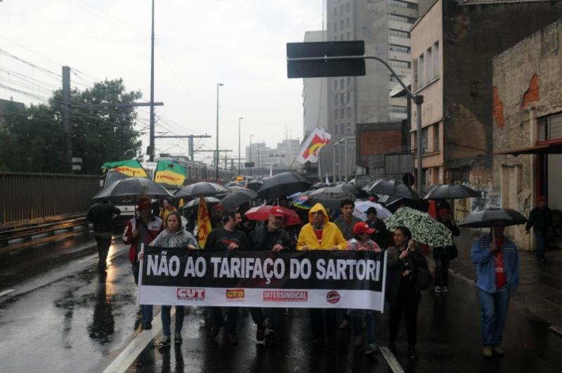 Manifesta&ccedil;&atilde;o interrompeu entrada e sa&iacute;da de Porto Alegre