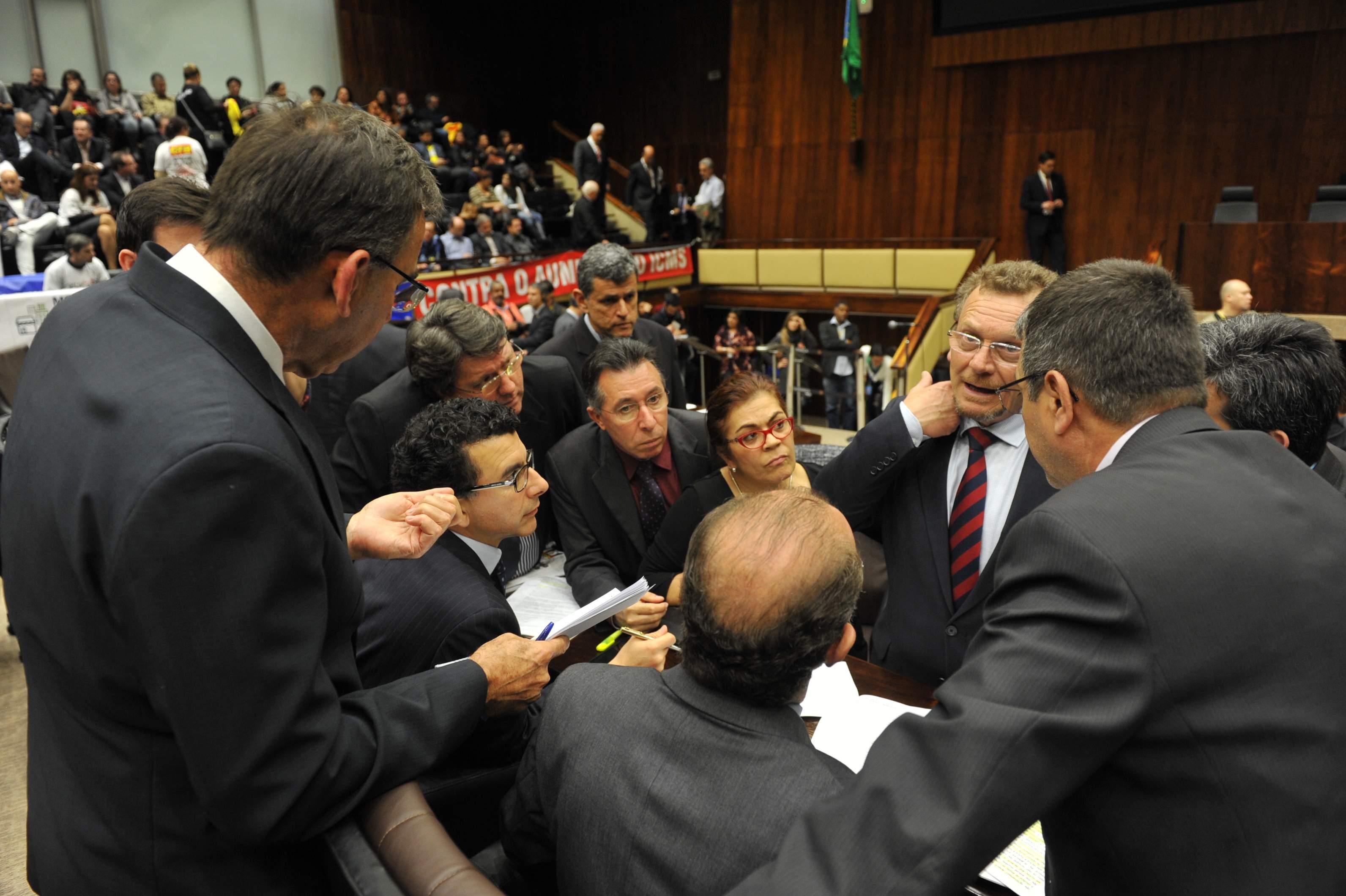 Acompanhe dia de vota&ccedil;&atilde;o de projetos de ajuste fiscal do governo
