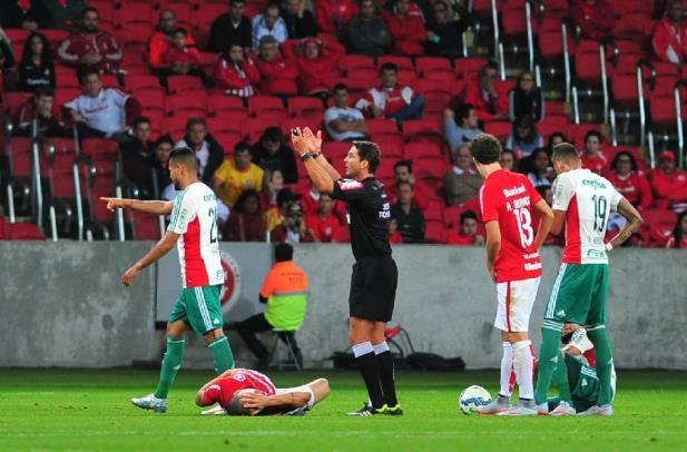 D&acute;Alessandro foi substitu&iacute;do ainda no primeiro tempo contra o Palmeiras