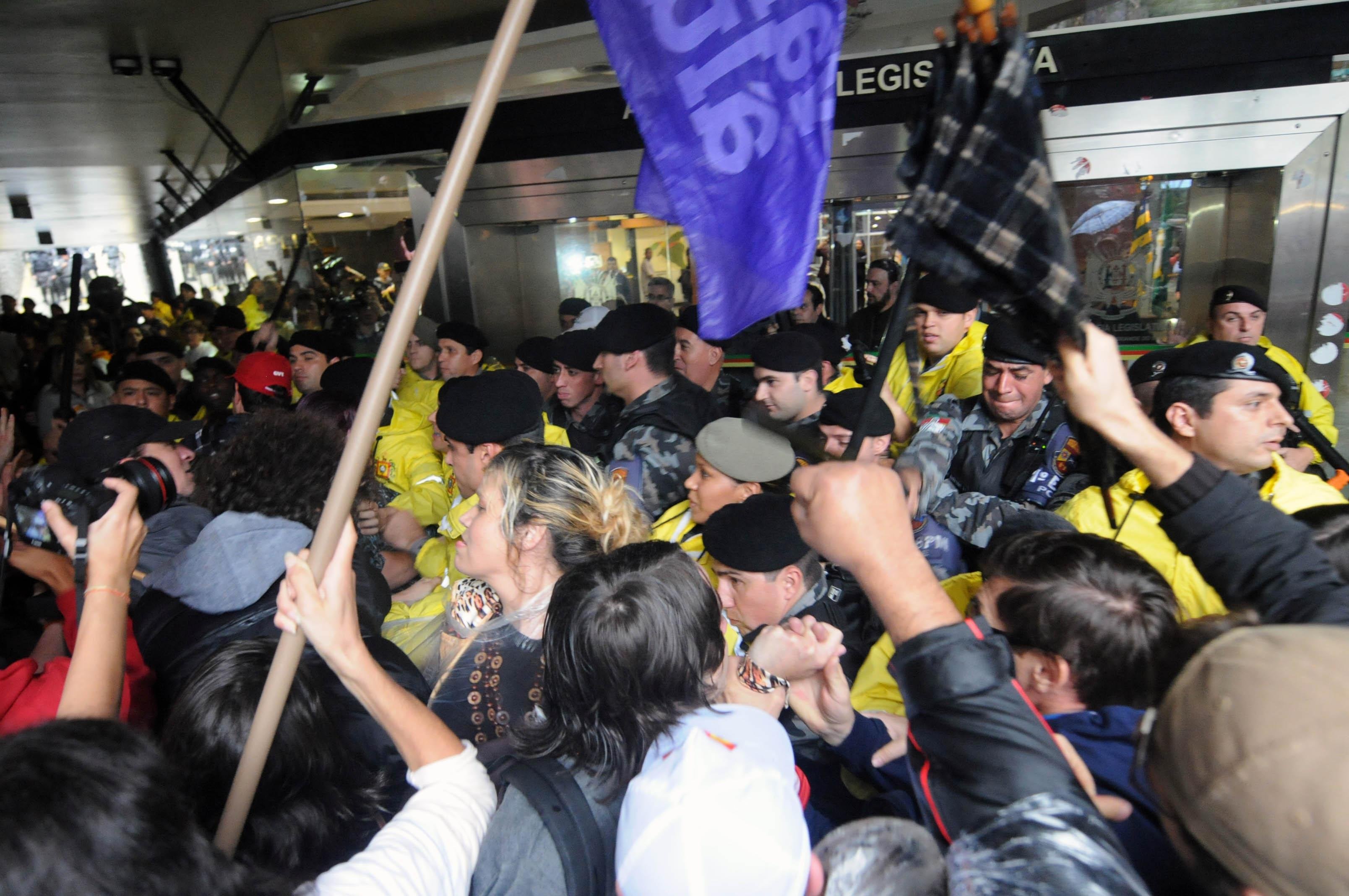 Confronto deixou clima tenso na Assembleia