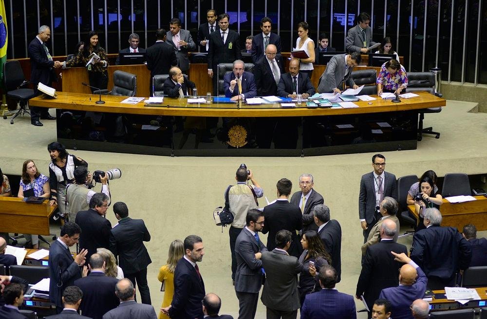 C&acirc;mara aprova aposentadoria compuls&oacute;ria aos 75 anos para servidores p&uacute;blicos