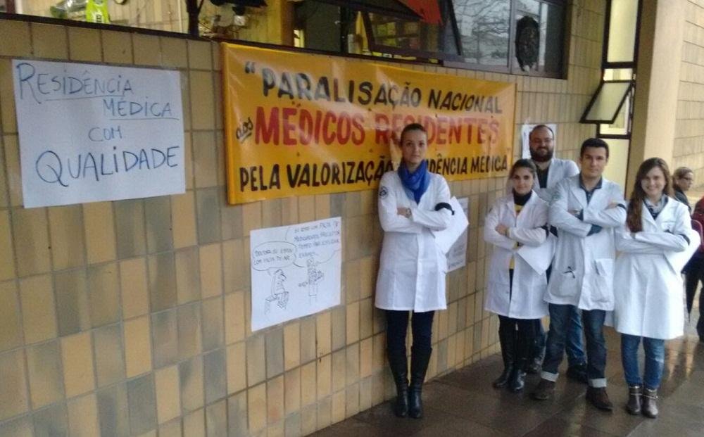 Eles pedem reivindica&ccedil;&atilde;o na qualidade na forma&ccedil;&atilde;o dos profissionais