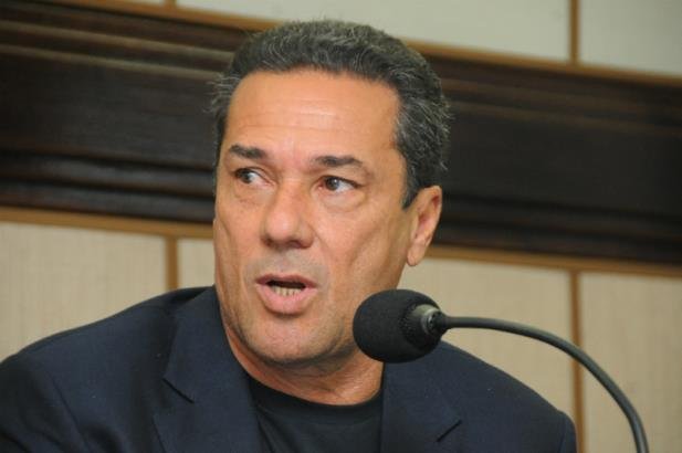  Luxemburgo desembarca na China e assina com time da segunda divis&atilde;o