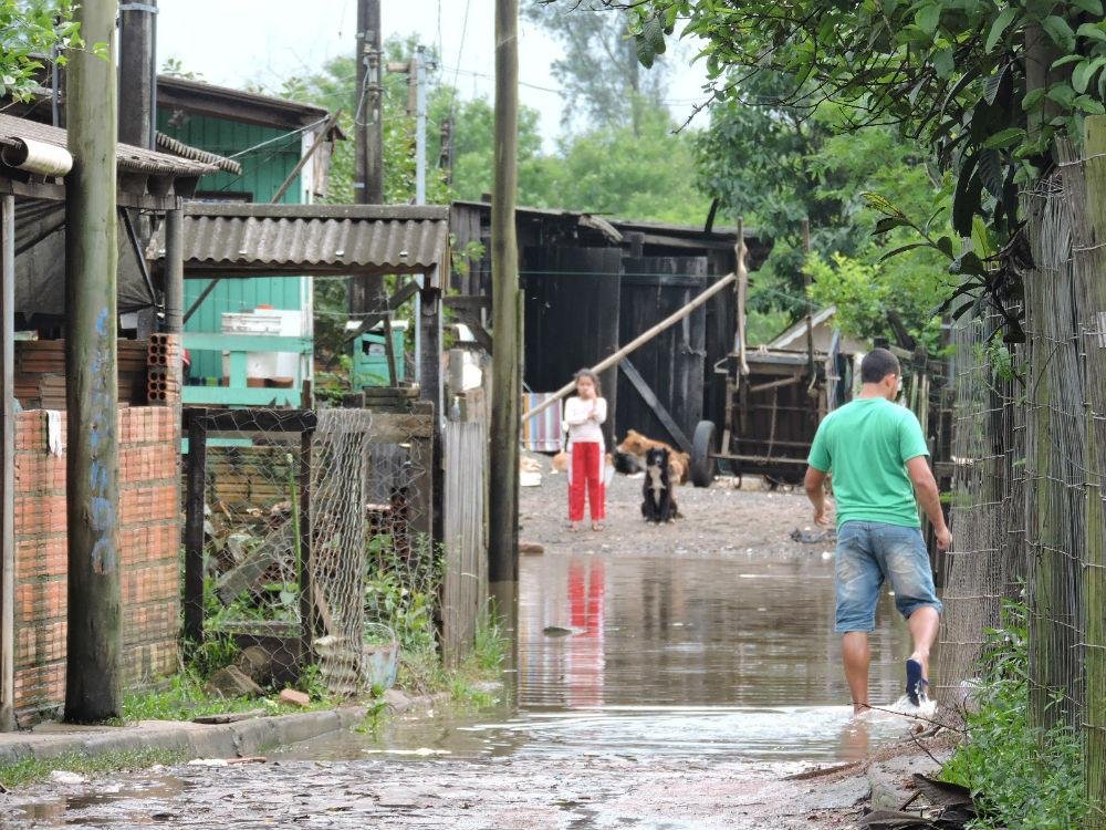 Chega a quase 57 mil n&uacute;mero de pessoas afetadas pelas chuvas no RS