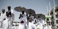 Peregrinos retomam ritual de apedrejamento após tragédia na Arábia