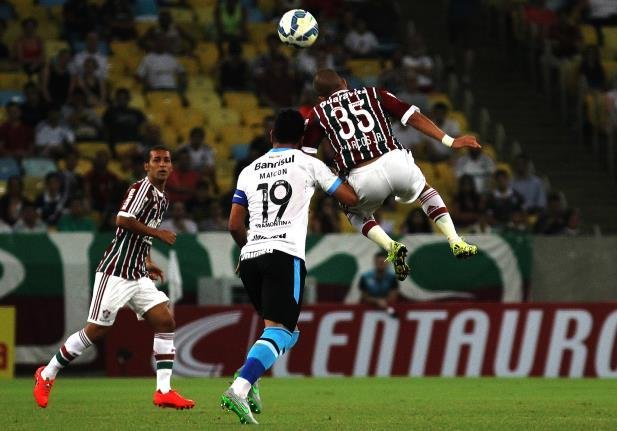 Romildo diz que Gr&ecirc;mio deve seguir com for&ccedil;a m&aacute;xima nas duas competi&ccedil;&otilde;es