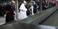 Papa Francisco reza no memorial das vítimas do 11 de setembro