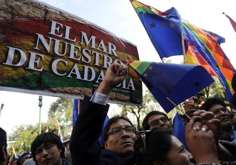 Bolivianos comemoram decis&atilde;o de Haia